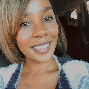 Meet your Posher, Akilah